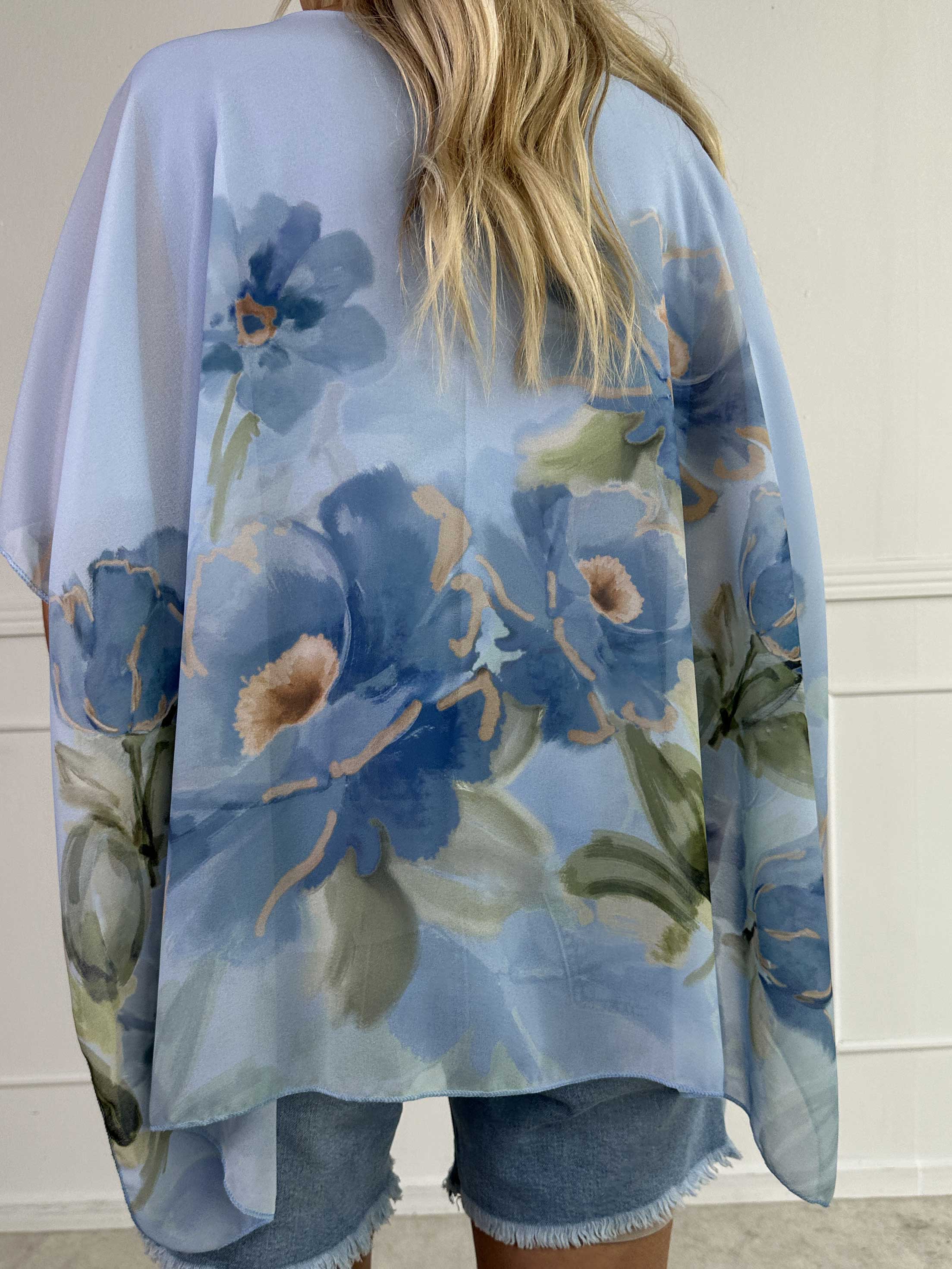 Mirabella Shirt - Sød tunika med løst chiffonlag med blomstermotiver